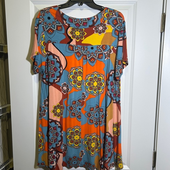 Graphic Orange and Blue Short Sleeve Blouse - Picture 2 of 3